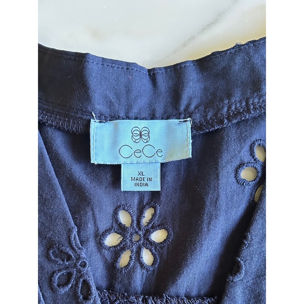 NWT CeCe Womens Navy Blue Eyelet Top Flutter Sleeve V-Neck Cotton Blouse XL - Picture 2 of 11